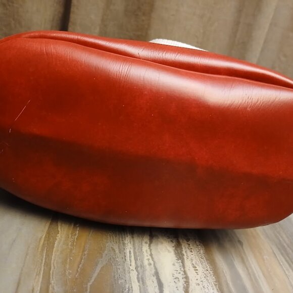 New Bucket Saddle Bag Purse Tote Red White Cow Bulls Southwestern print Pleather - Picture 6 of 6